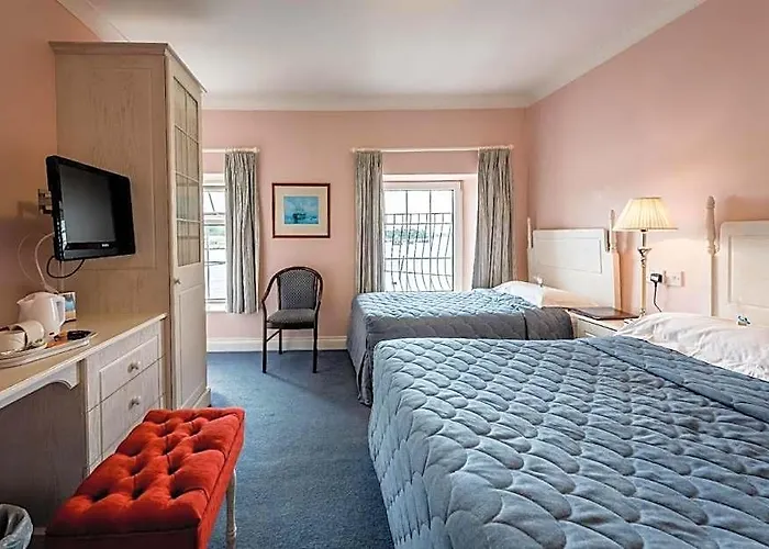 The Bosun Hotel Monkstown 