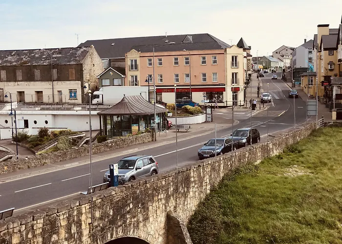 Maddens Bridge Bar & Guesthouse