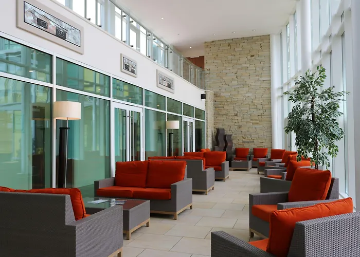 Hodson Bay Hotel
