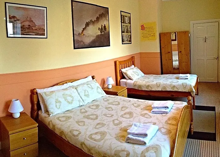 Cashel Town Center Inn